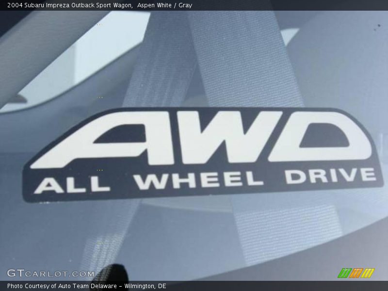 Aspen White / Gray 2004 Subaru Impreza Outback Sport Wagon