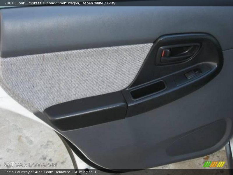 Aspen White / Gray 2004 Subaru Impreza Outback Sport Wagon