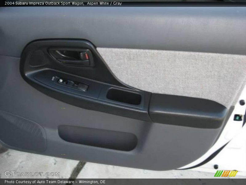 Aspen White / Gray 2004 Subaru Impreza Outback Sport Wagon