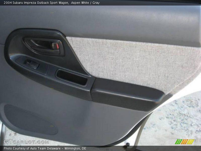 Aspen White / Gray 2004 Subaru Impreza Outback Sport Wagon
