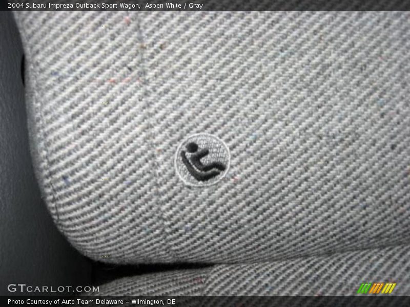 Aspen White / Gray 2004 Subaru Impreza Outback Sport Wagon