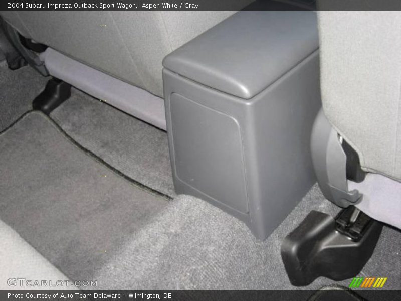 Aspen White / Gray 2004 Subaru Impreza Outback Sport Wagon