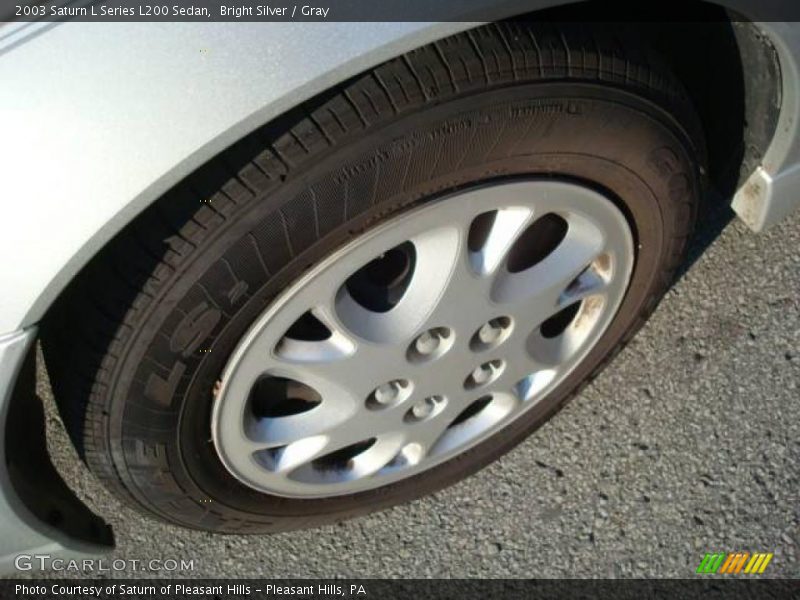 Bright Silver / Gray 2003 Saturn L Series L200 Sedan