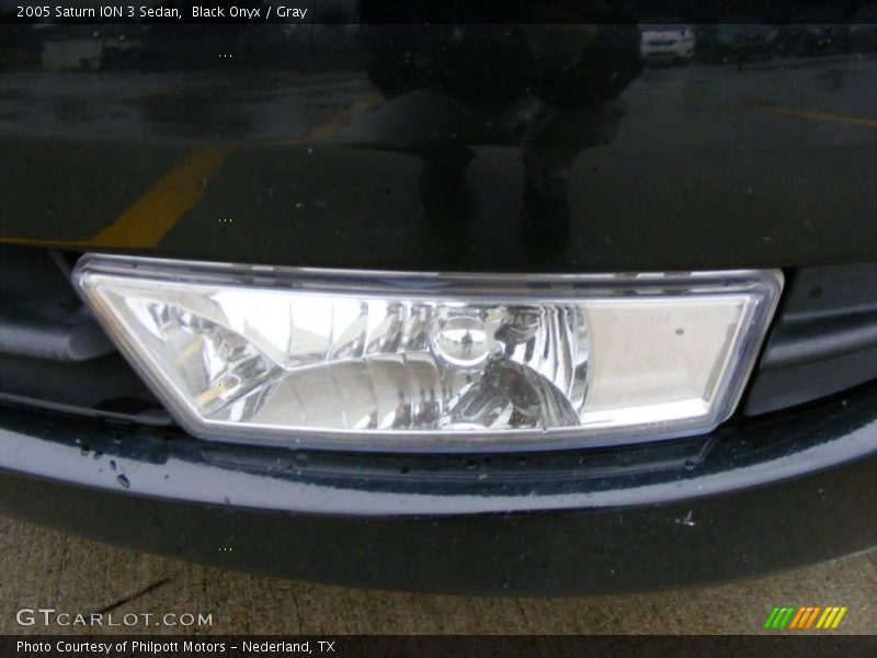 Black Onyx / Gray 2005 Saturn ION 3 Sedan