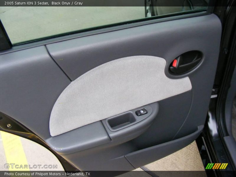 Black Onyx / Gray 2005 Saturn ION 3 Sedan