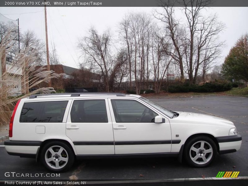 White / Light Taupe/Taupe 2000 Volvo V70 XC AWD