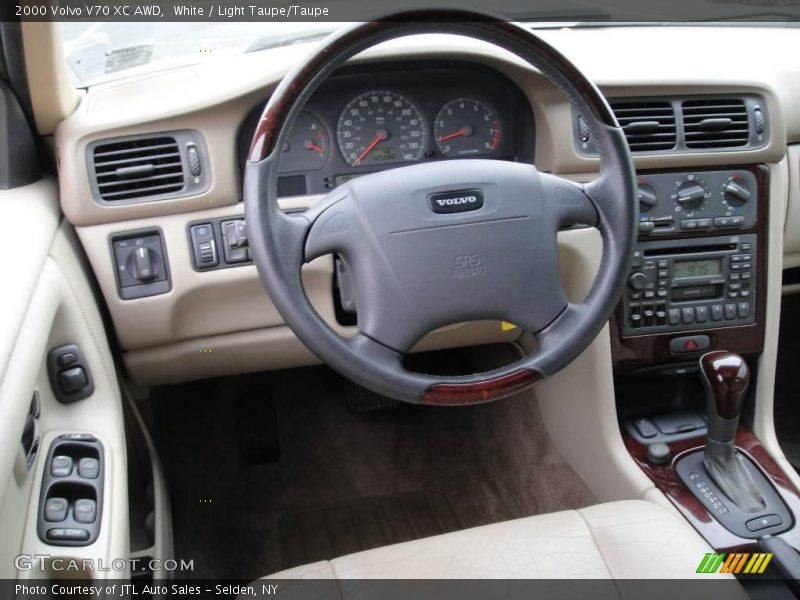 White / Light Taupe/Taupe 2000 Volvo V70 XC AWD