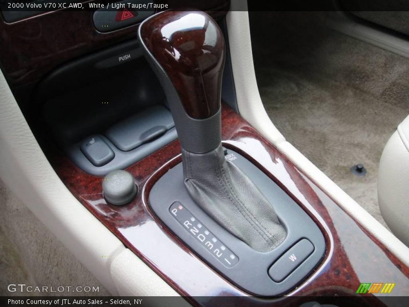 White / Light Taupe/Taupe 2000 Volvo V70 XC AWD