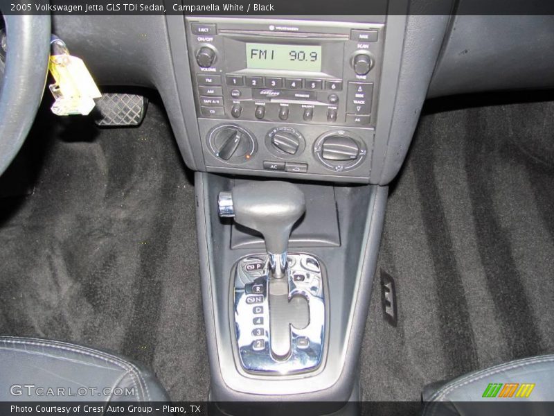 Campanella White / Black 2005 Volkswagen Jetta GLS TDI Sedan