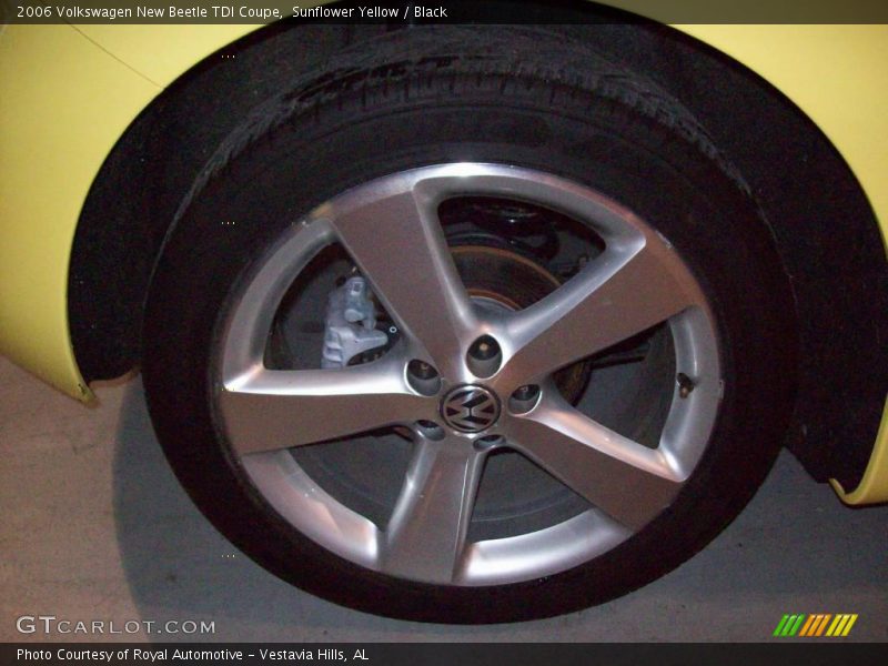 Sunflower Yellow / Black 2006 Volkswagen New Beetle TDI Coupe