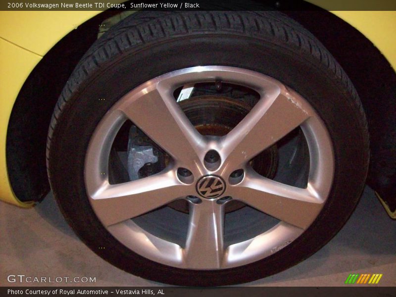 Sunflower Yellow / Black 2006 Volkswagen New Beetle TDI Coupe