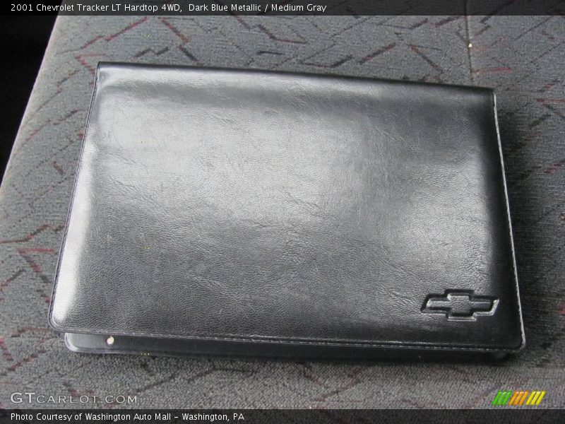 Dark Blue Metallic / Medium Gray 2001 Chevrolet Tracker LT Hardtop 4WD