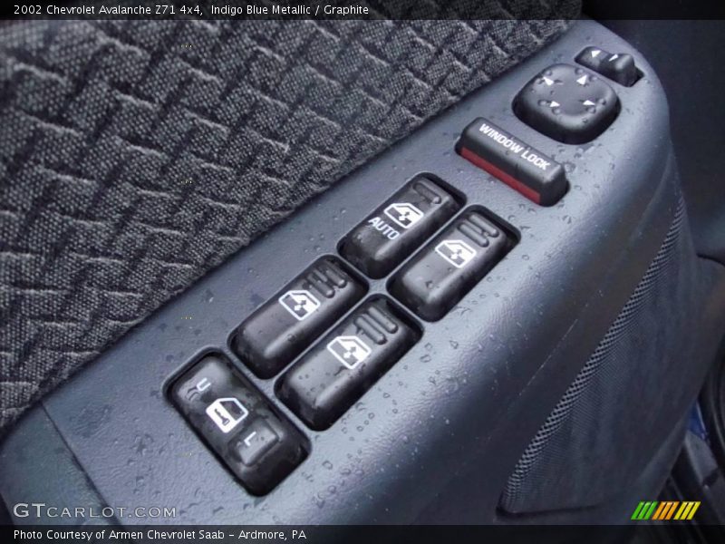 Indigo Blue Metallic / Graphite 2002 Chevrolet Avalanche Z71 4x4