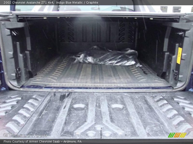 Indigo Blue Metallic / Graphite 2002 Chevrolet Avalanche Z71 4x4