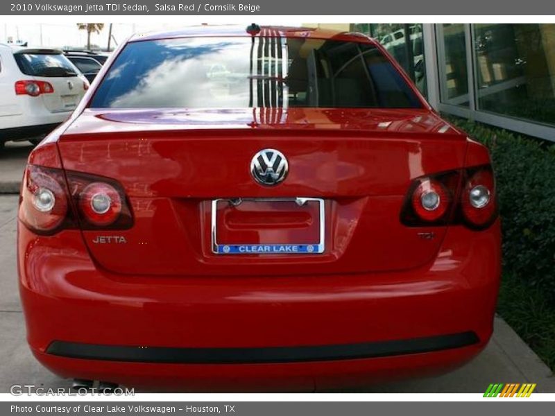 Salsa Red / Cornsilk Beige 2010 Volkswagen Jetta TDI Sedan