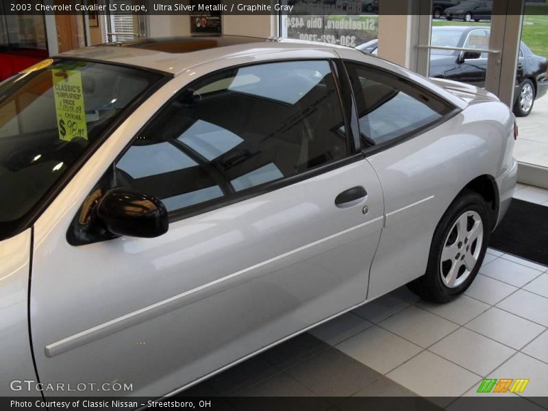 Ultra Silver Metallic / Graphite Gray 2003 Chevrolet Cavalier LS Coupe