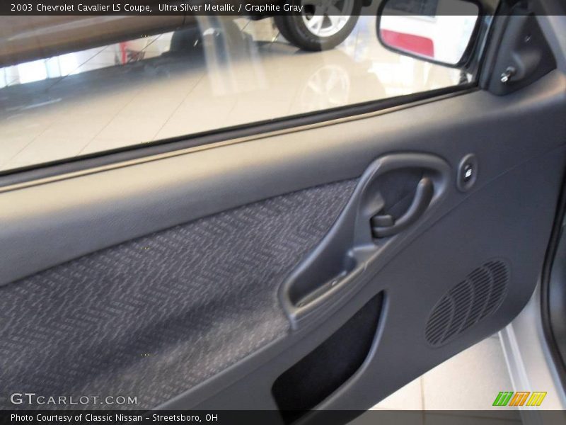 Ultra Silver Metallic / Graphite Gray 2003 Chevrolet Cavalier LS Coupe
