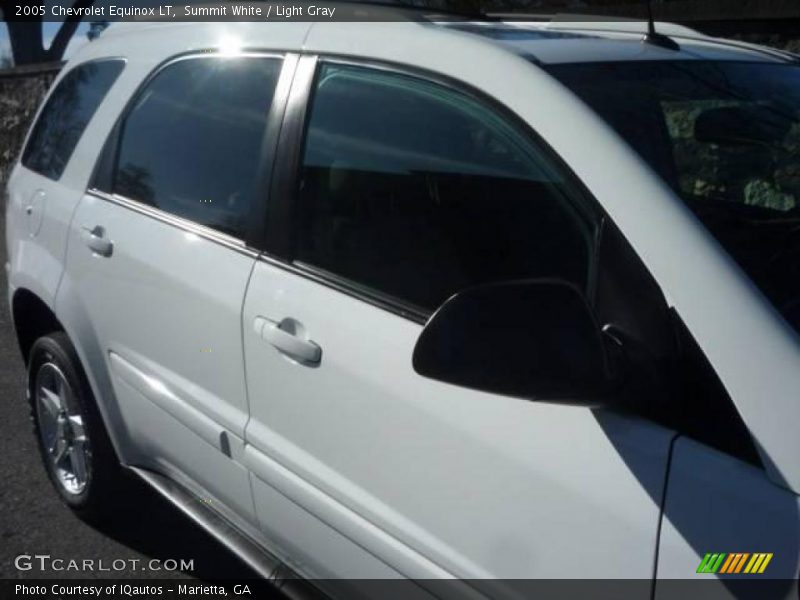 Summit White / Light Gray 2005 Chevrolet Equinox LT