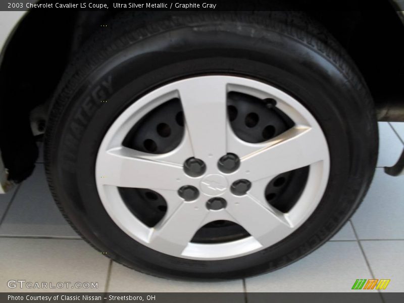 Ultra Silver Metallic / Graphite Gray 2003 Chevrolet Cavalier LS Coupe