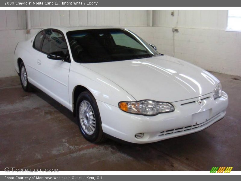 Bright White / Ebony 2000 Chevrolet Monte Carlo LS