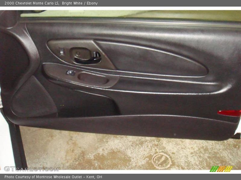 Bright White / Ebony 2000 Chevrolet Monte Carlo LS