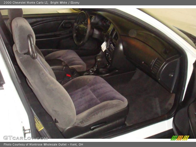 Bright White / Ebony 2000 Chevrolet Monte Carlo LS