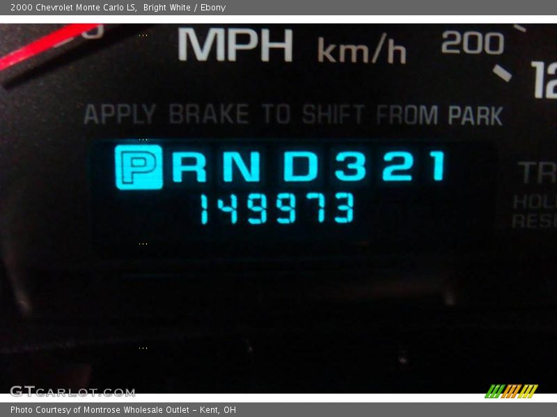 Bright White / Ebony 2000 Chevrolet Monte Carlo LS