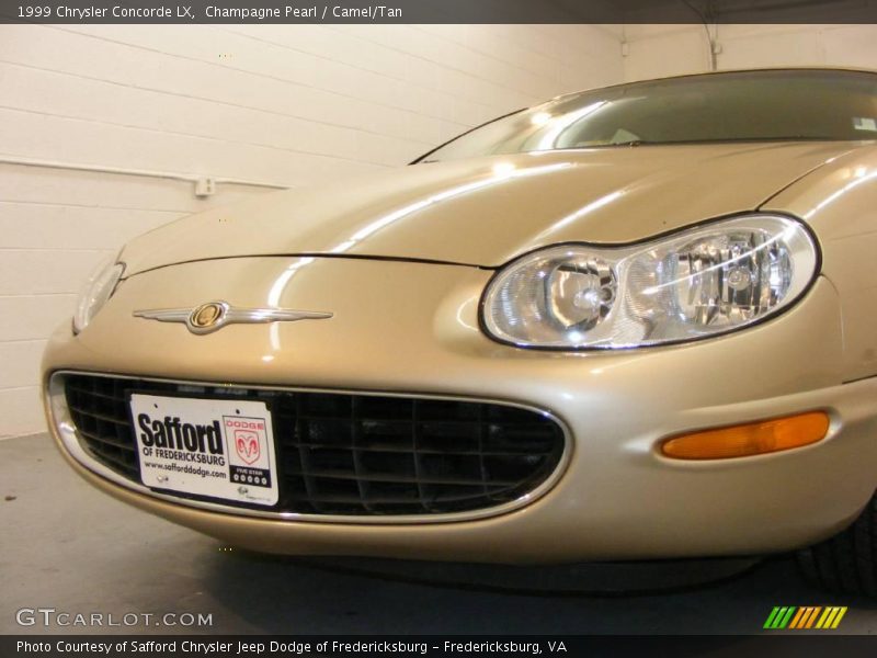 Champagne Pearl / Camel/Tan 1999 Chrysler Concorde LX