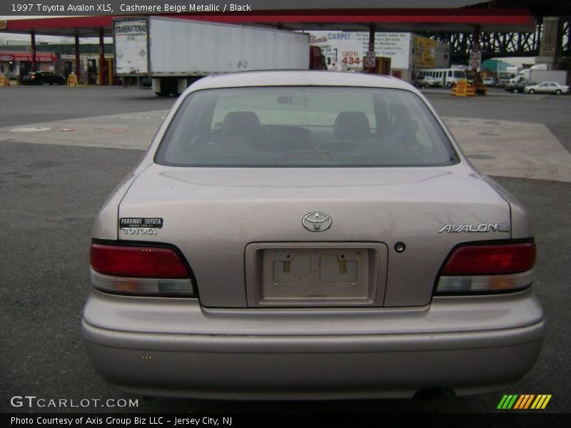Cashmere Beige Metallic / Black 1997 Toyota Avalon XLS