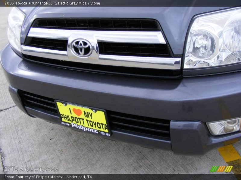 Galactic Gray Mica / Stone 2005 Toyota 4Runner SR5