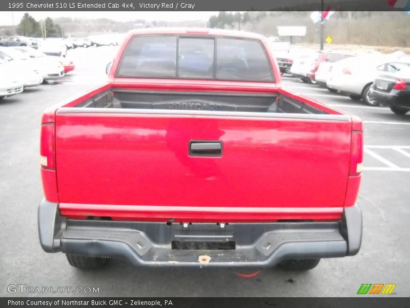 Victory Red / Gray 1995 Chevrolet S10 LS Extended Cab 4x4