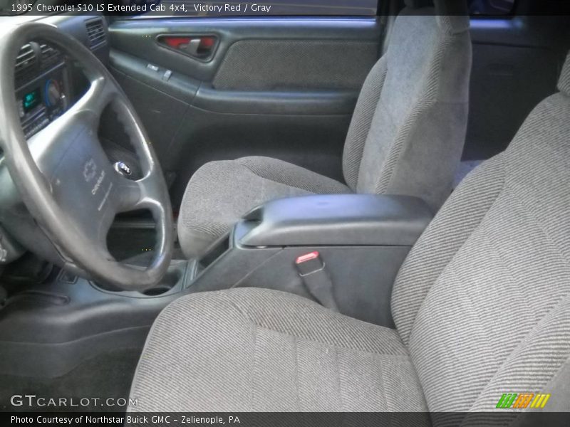 Victory Red / Gray 1995 Chevrolet S10 LS Extended Cab 4x4