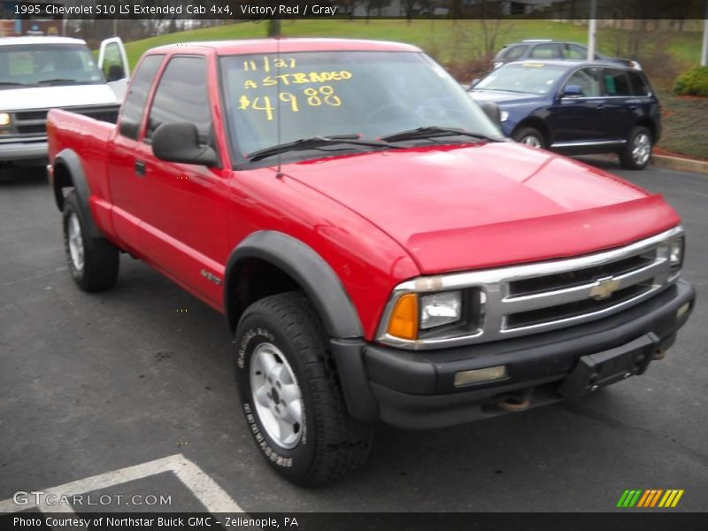 Victory Red / Gray 1995 Chevrolet S10 LS Extended Cab 4x4