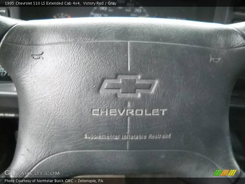 Victory Red / Gray 1995 Chevrolet S10 LS Extended Cab 4x4