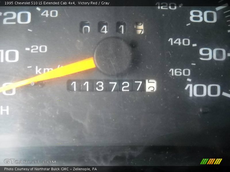 Victory Red / Gray 1995 Chevrolet S10 LS Extended Cab 4x4