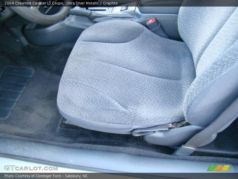 Ultra Silver Metallic / Graphite 2004 Chevrolet Cavalier LS Coupe