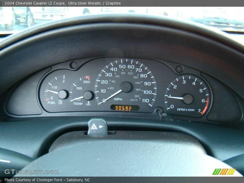 Ultra Silver Metallic / Graphite 2004 Chevrolet Cavalier LS Coupe