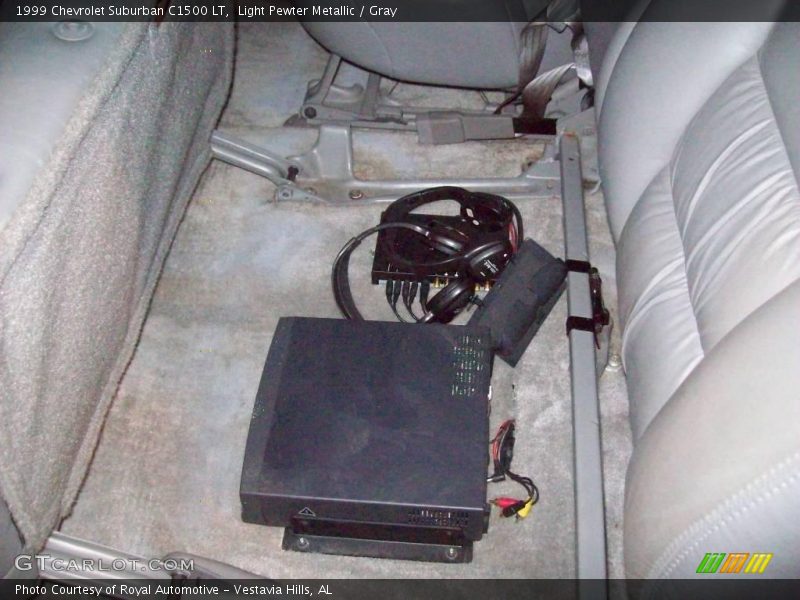 Light Pewter Metallic / Gray 1999 Chevrolet Suburban C1500 LT