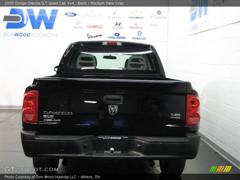 Black / Medium Slate Gray 2005 Dodge Dakota SLT Quad Cab 4x4