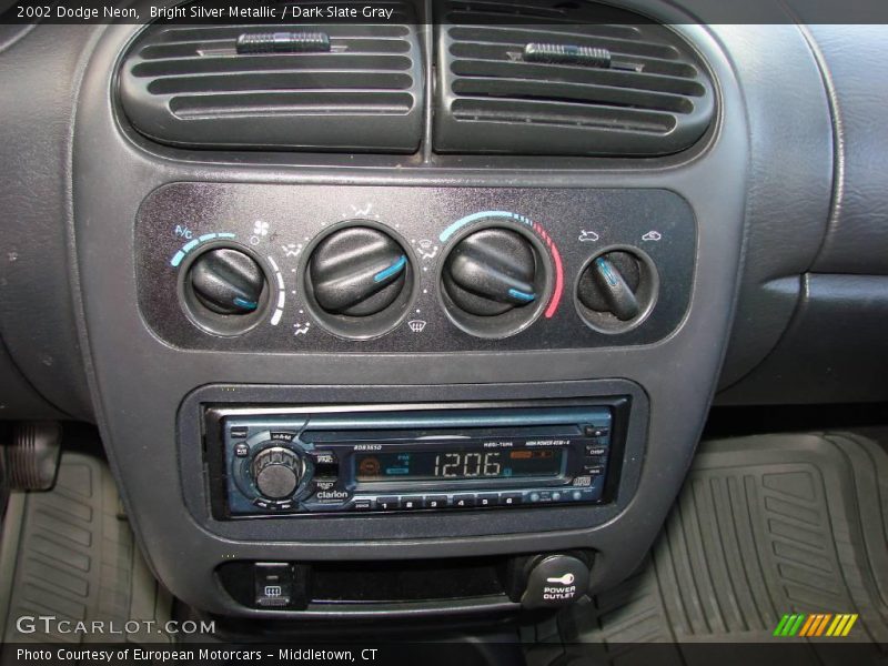 Bright Silver Metallic / Dark Slate Gray 2002 Dodge Neon