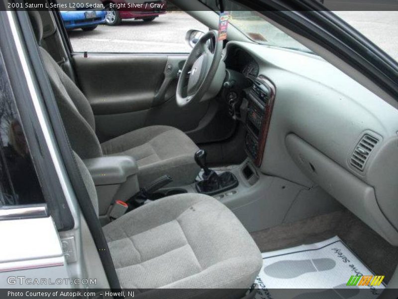 Bright Silver / Gray 2001 Saturn L Series L200 Sedan