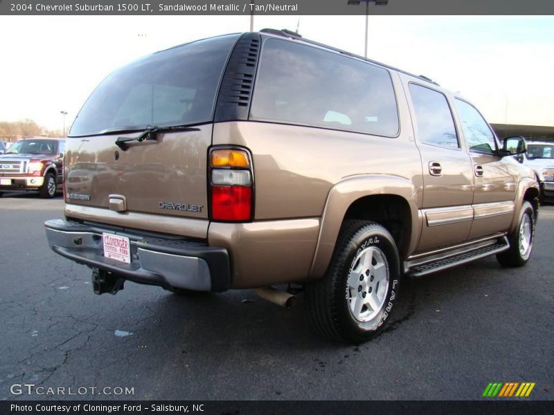 Sandalwood Metallic / Tan/Neutral 2004 Chevrolet Suburban 1500 LT