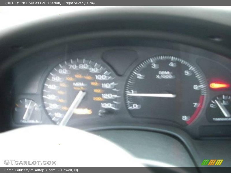 Bright Silver / Gray 2001 Saturn L Series L200 Sedan