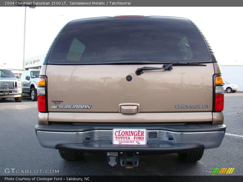 Sandalwood Metallic / Tan/Neutral 2004 Chevrolet Suburban 1500 LT