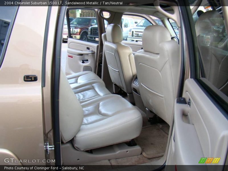 Sandalwood Metallic / Tan/Neutral 2004 Chevrolet Suburban 1500 LT