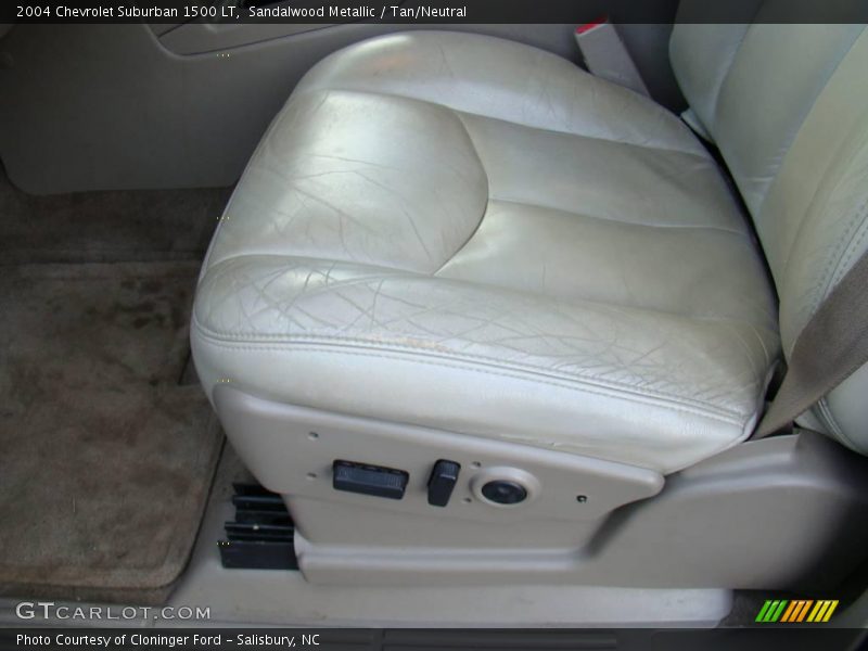 Sandalwood Metallic / Tan/Neutral 2004 Chevrolet Suburban 1500 LT