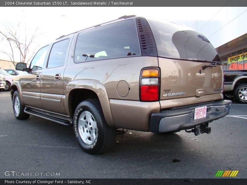 Sandalwood Metallic / Tan/Neutral 2004 Chevrolet Suburban 1500 LT