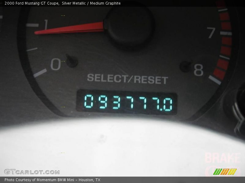 Silver Metallic / Medium Graphite 2000 Ford Mustang GT Coupe