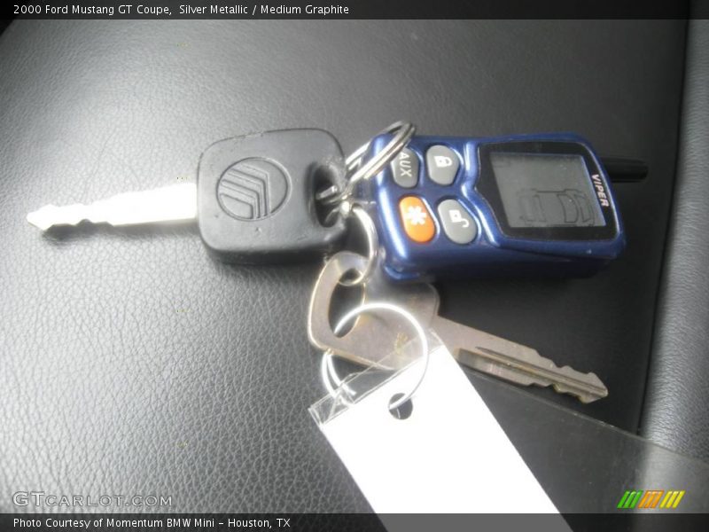 Silver Metallic / Medium Graphite 2000 Ford Mustang GT Coupe