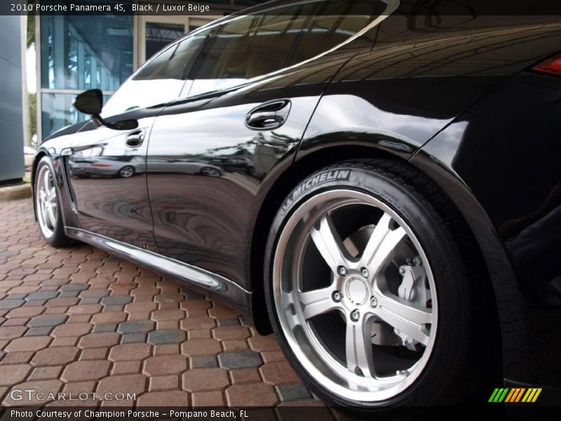 Black / Luxor Beige 2010 Porsche Panamera 4S